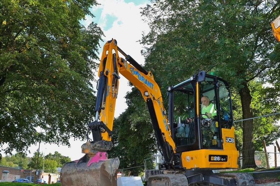 JCB 新一代Mini挖機26C-1交付